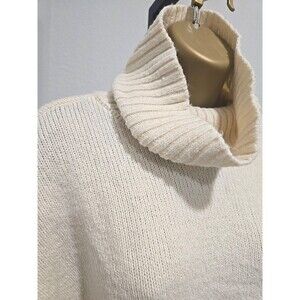 Plush Ribbed Sweater Womens Med Minimalist Turtleneck Cream Colorblock Fuzzy